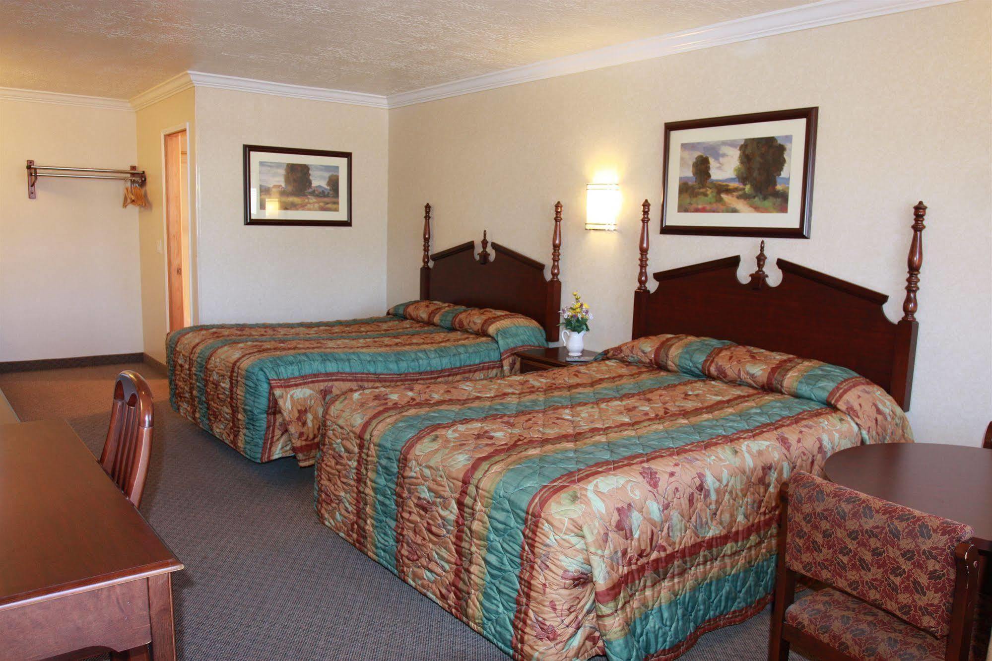 Western Royal Inn Tillamook Exterior photo